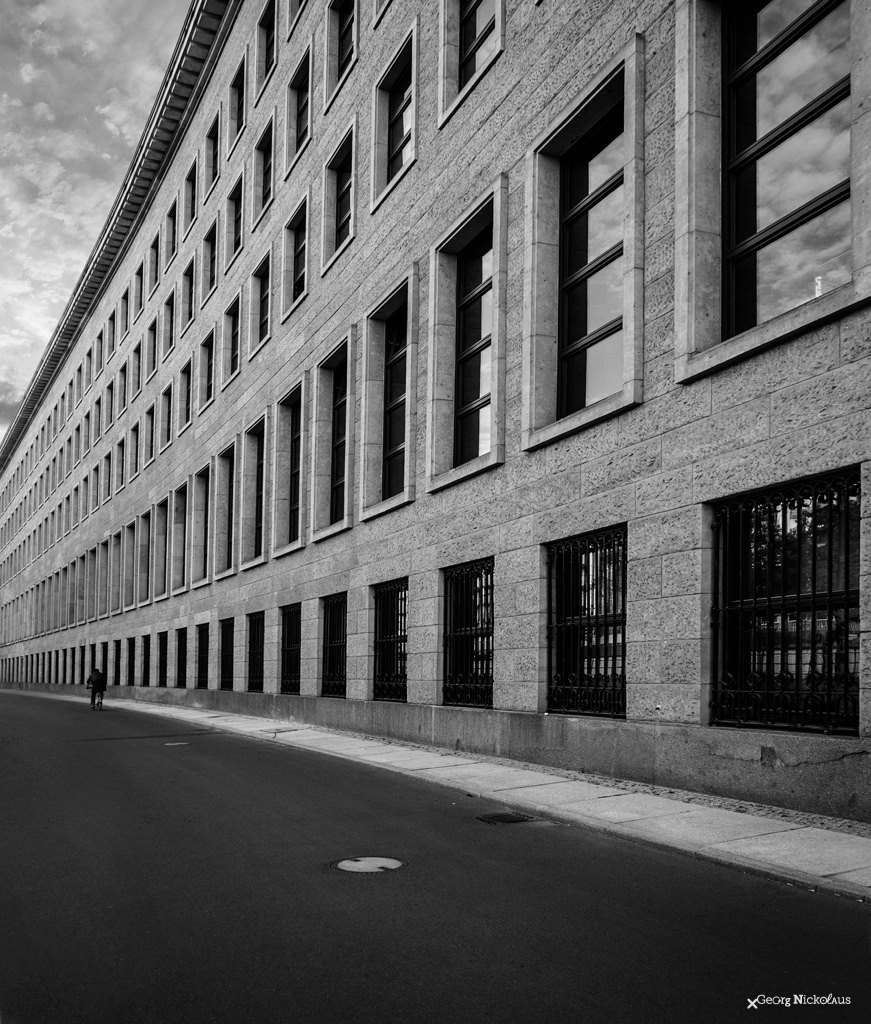 Archillect ID 390392