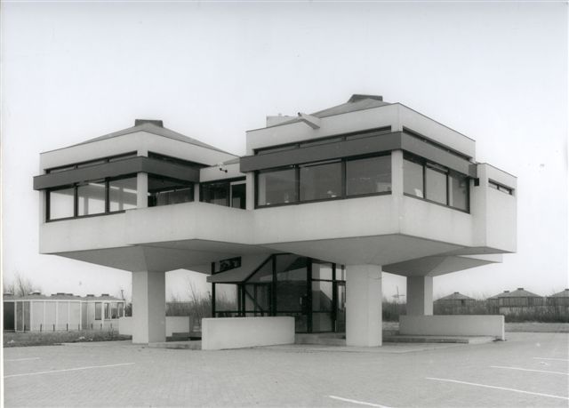 Archillect ID 390528