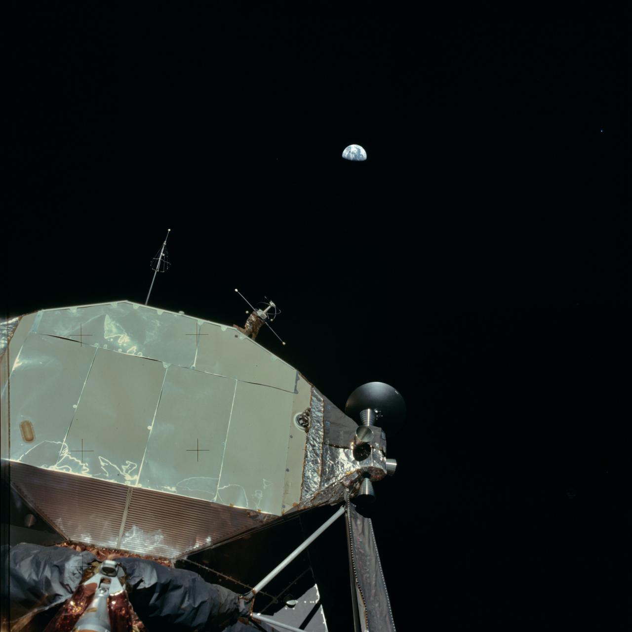 Archillect ID 390555