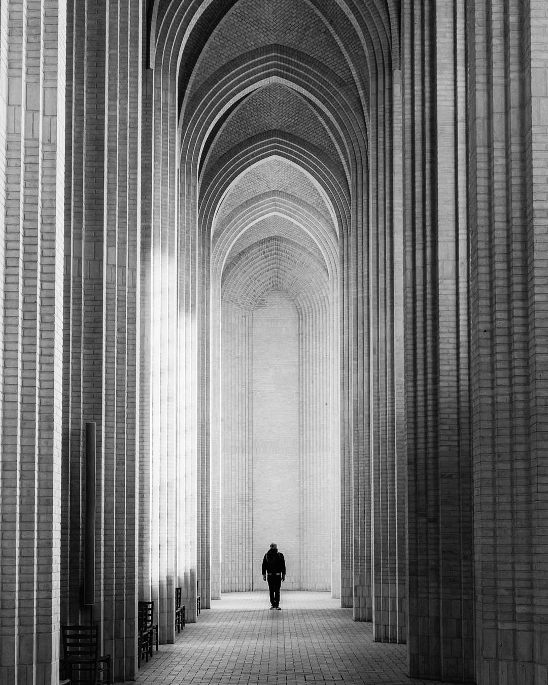 Archillect ID 390606