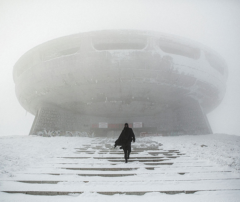 Archillect ID 390618