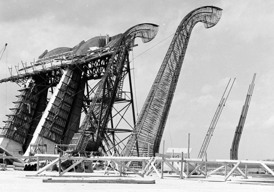 Archillect ID 390745