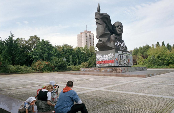 Archillect ID 390772