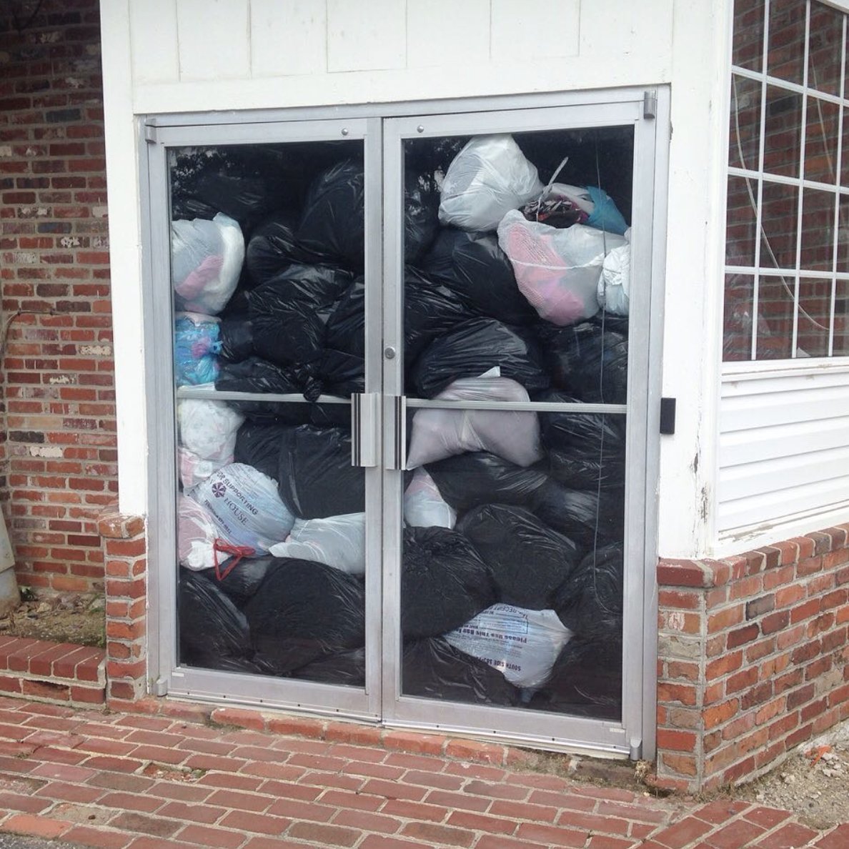 Archillect ID 390914