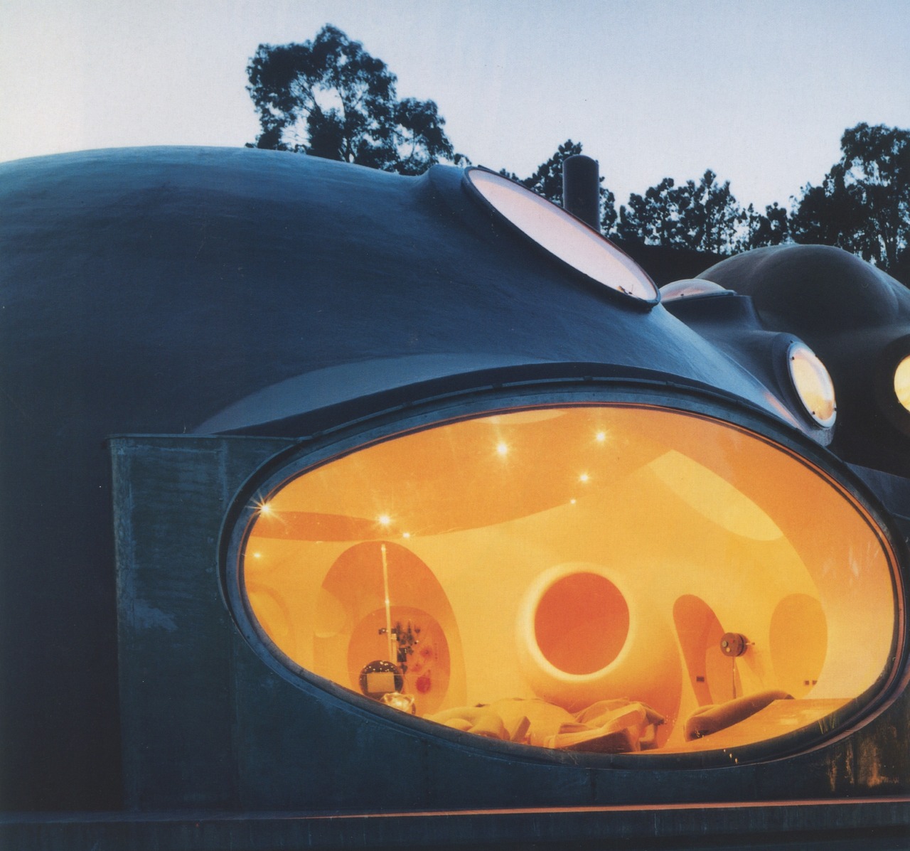 Archillect ID 390949