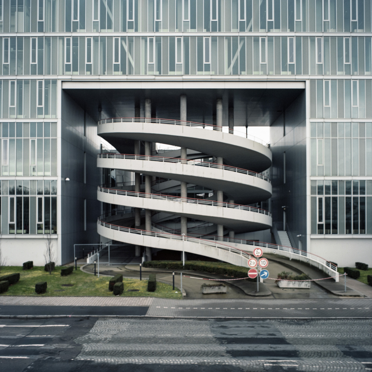 Archillect ID 391275