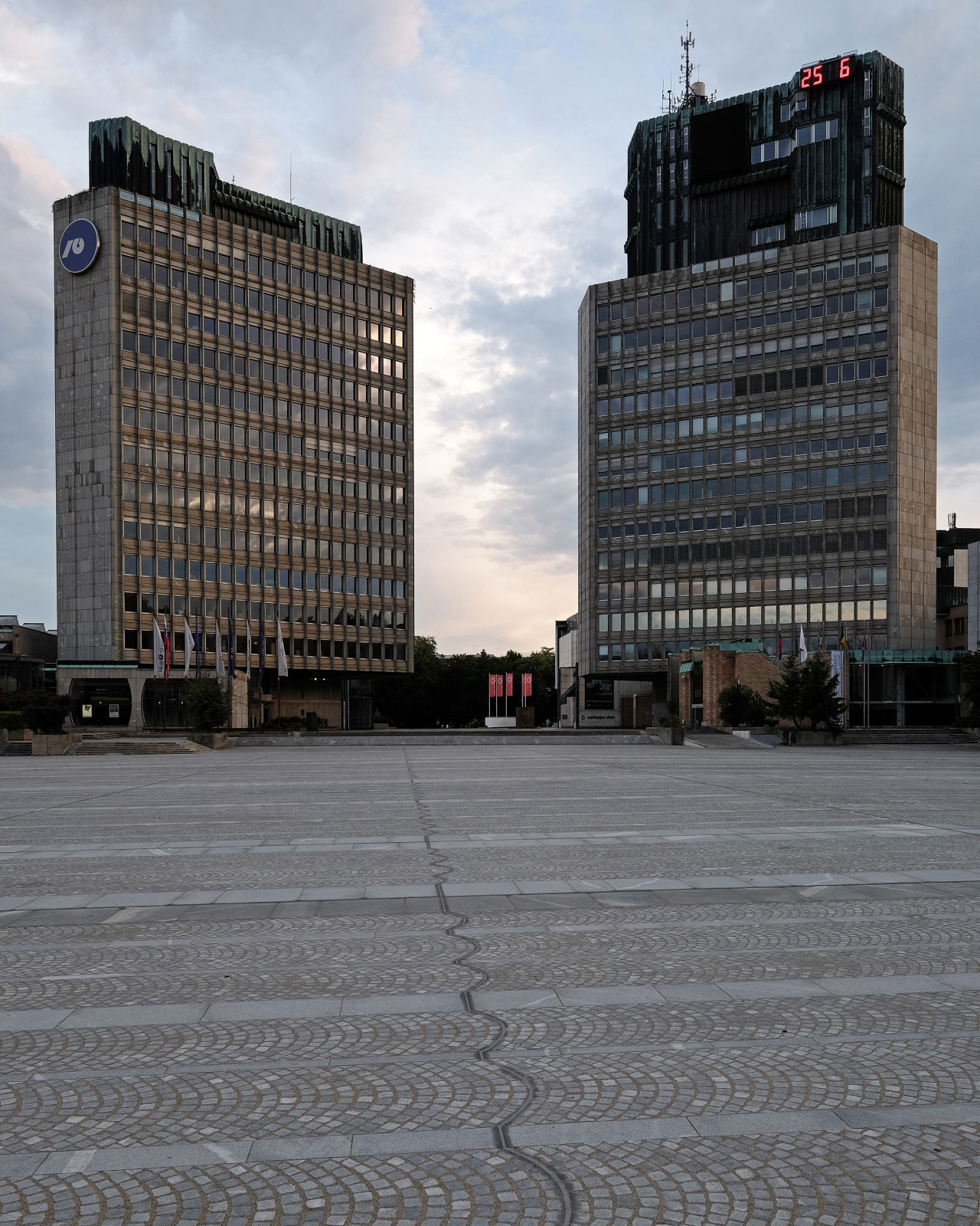 Archillect ID 391399