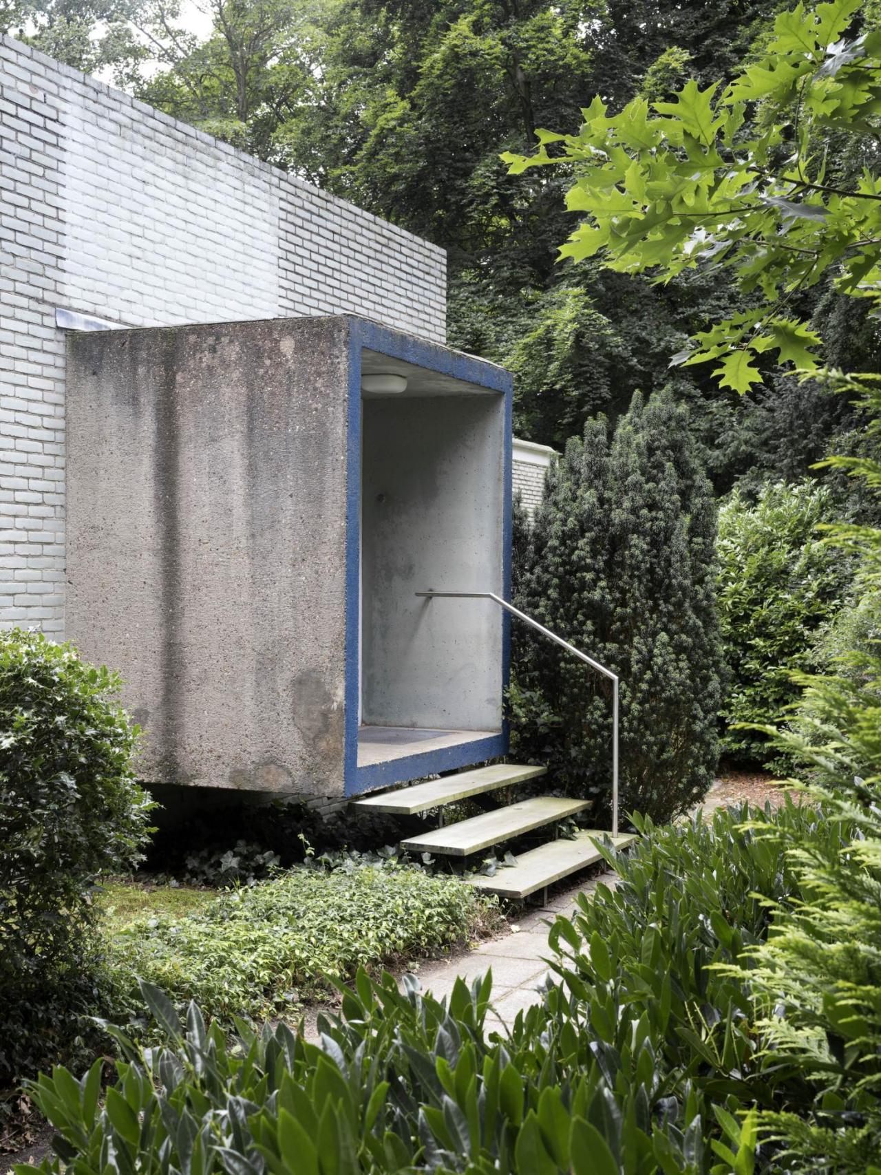 Archillect ID 391439