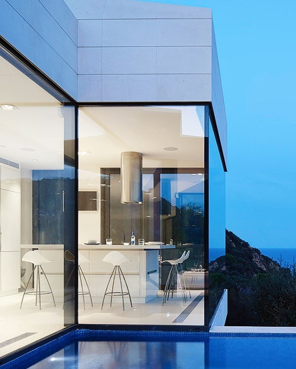 Archillect ID 391730