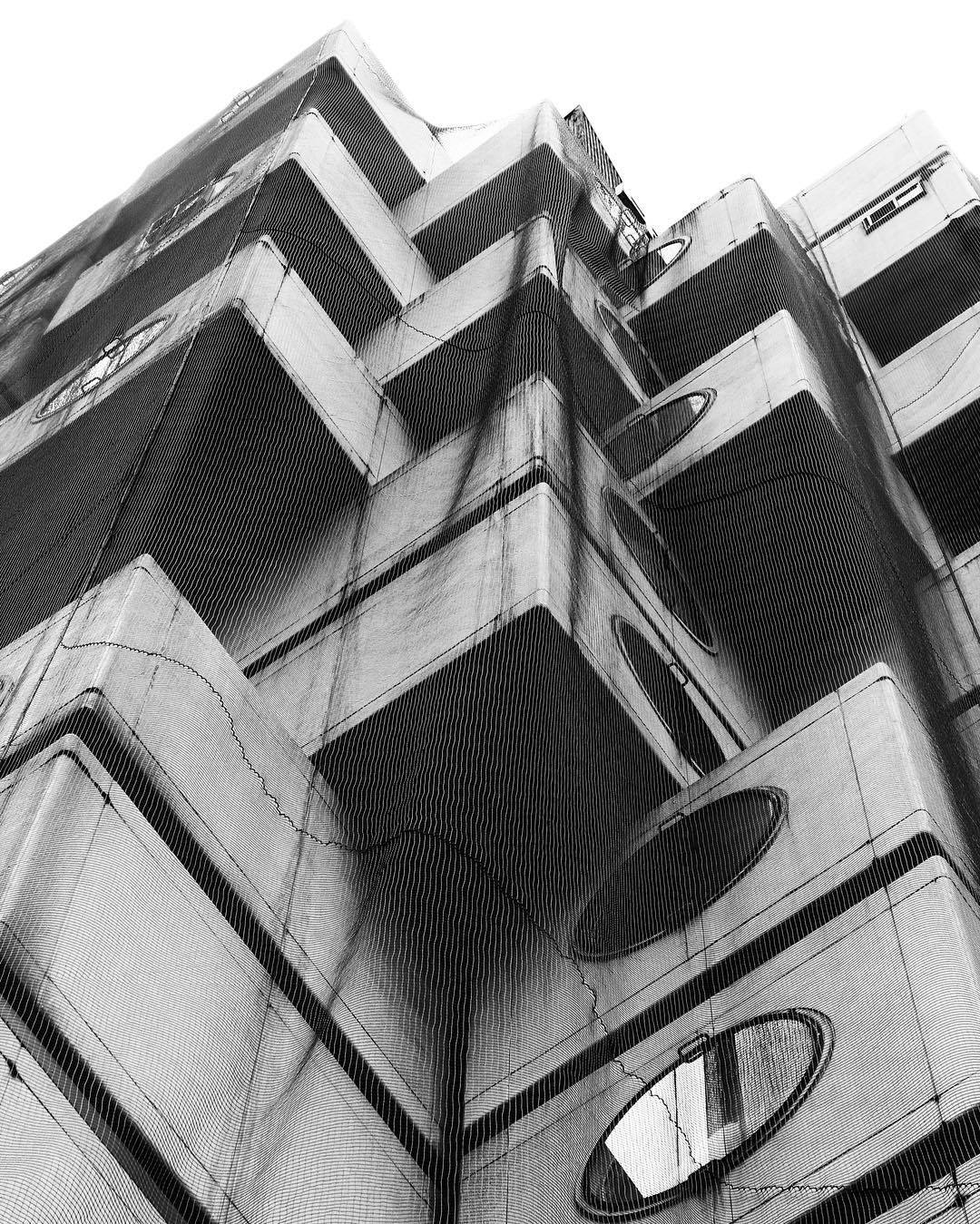 Archillect ID 392322