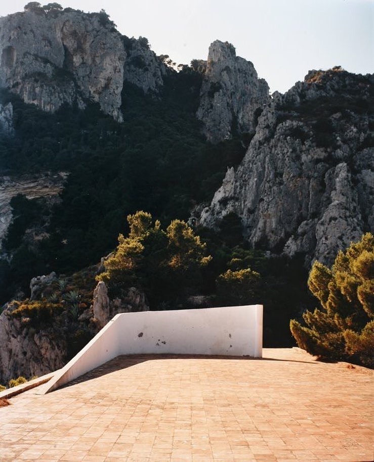 Archillect ID 392429