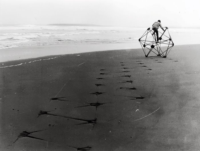 Archillect ID 392460