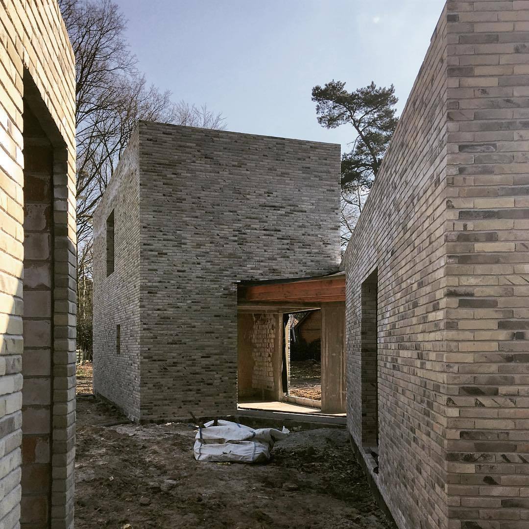 Archillect ID 392511