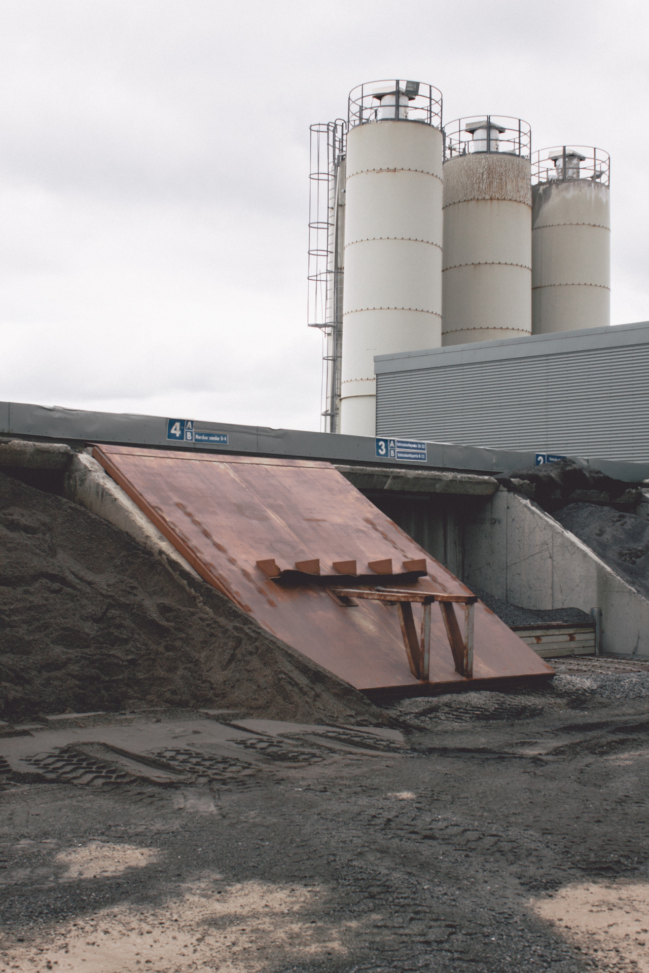 Archillect ID 392632