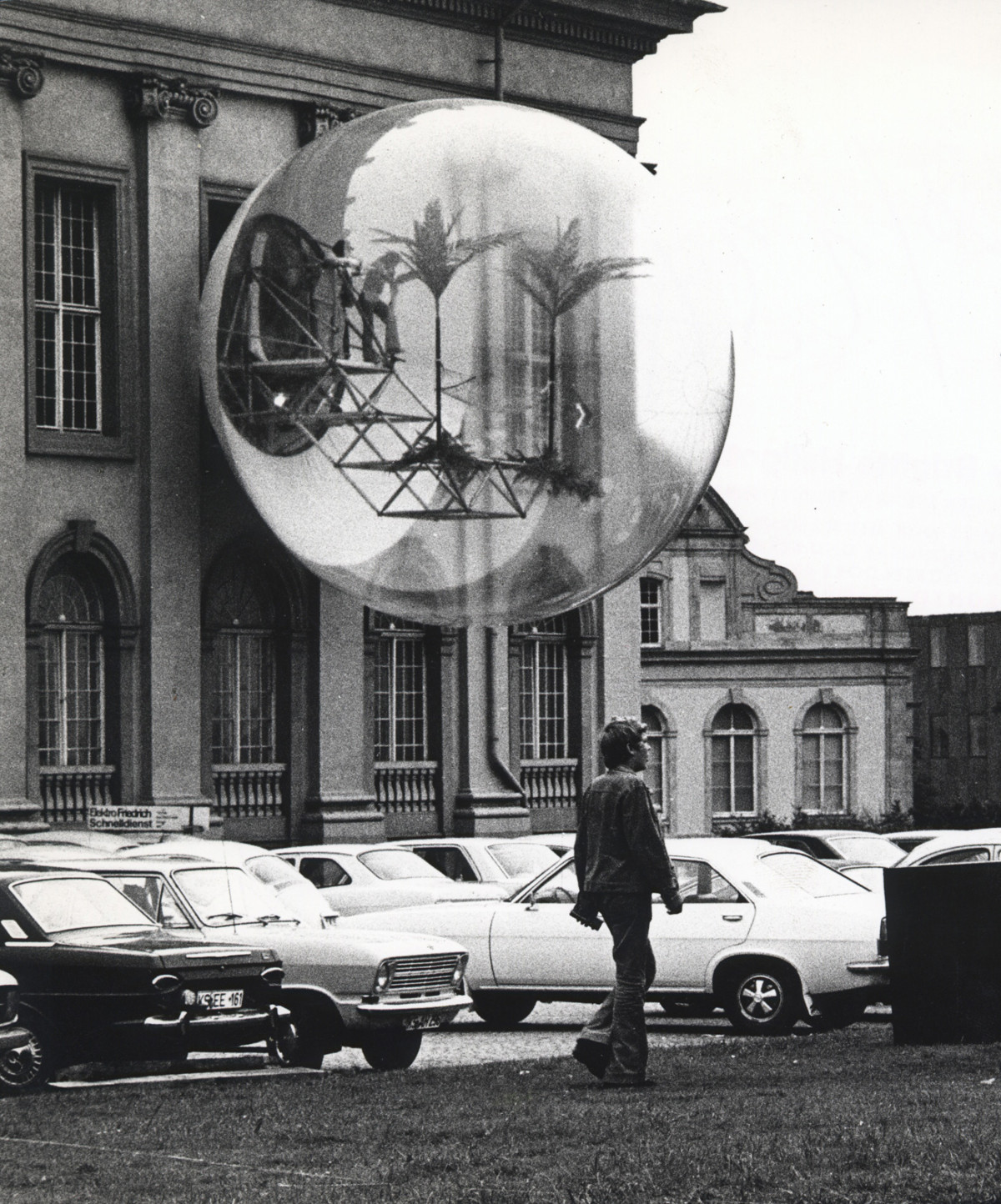 Archillect ID 392726