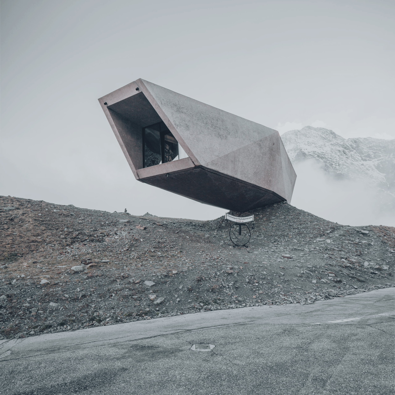 Archillect ID 392768