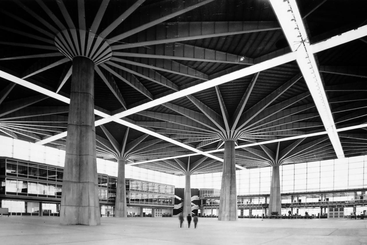 Archillect ID 392789