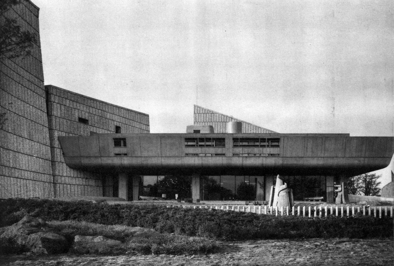 Archillect ID 392910