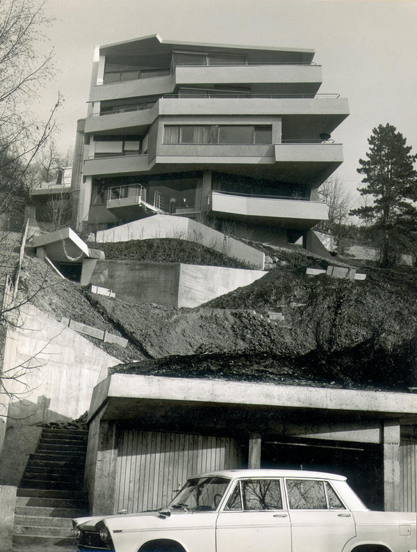 Archillect ID 393077