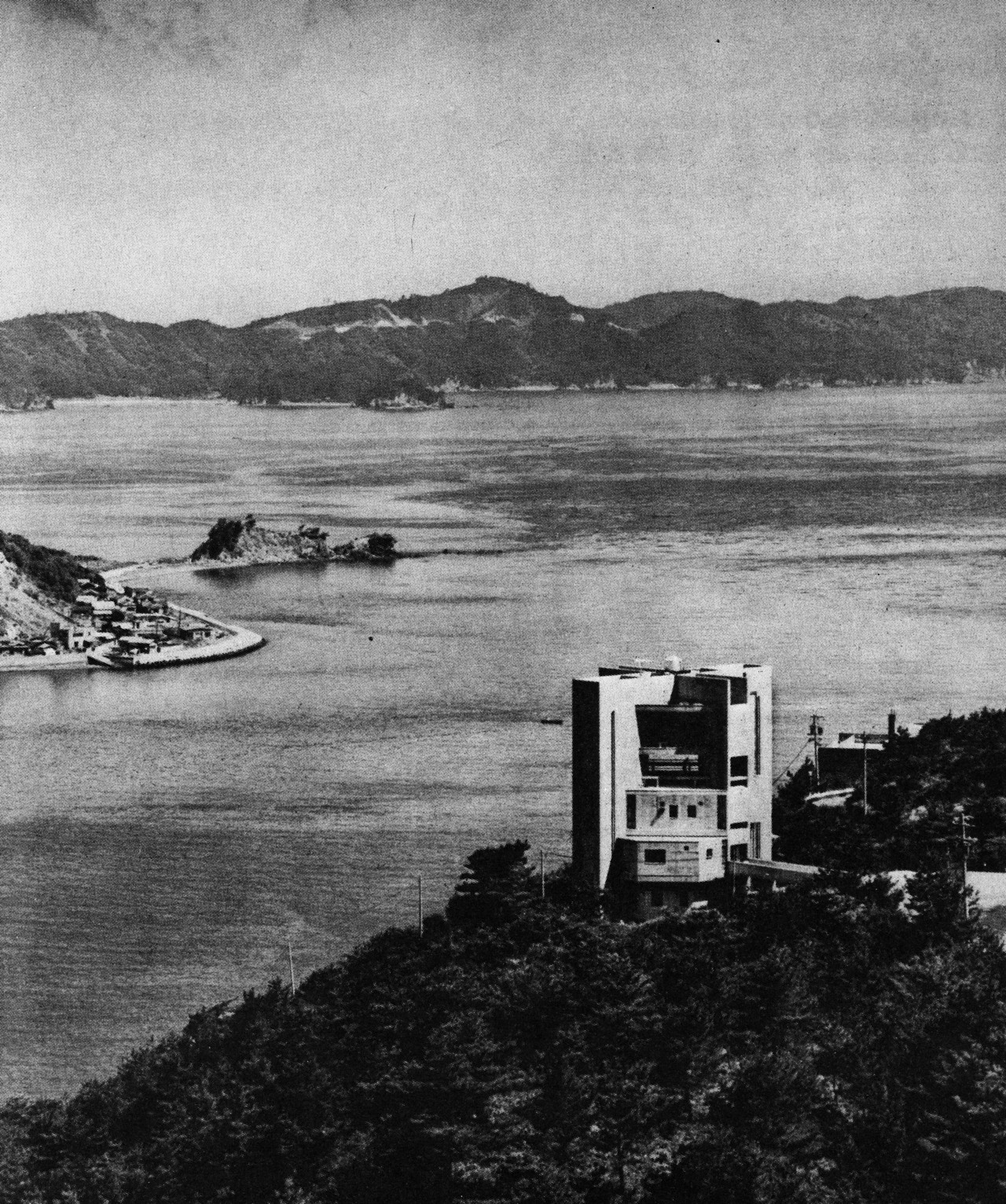 Archillect ID 393082