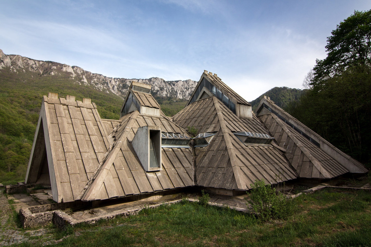 Archillect ID 393506