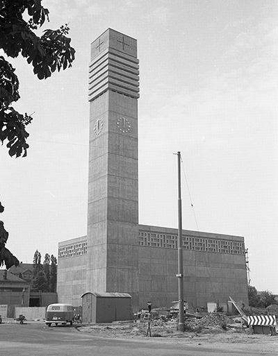 Archillect ID 393732