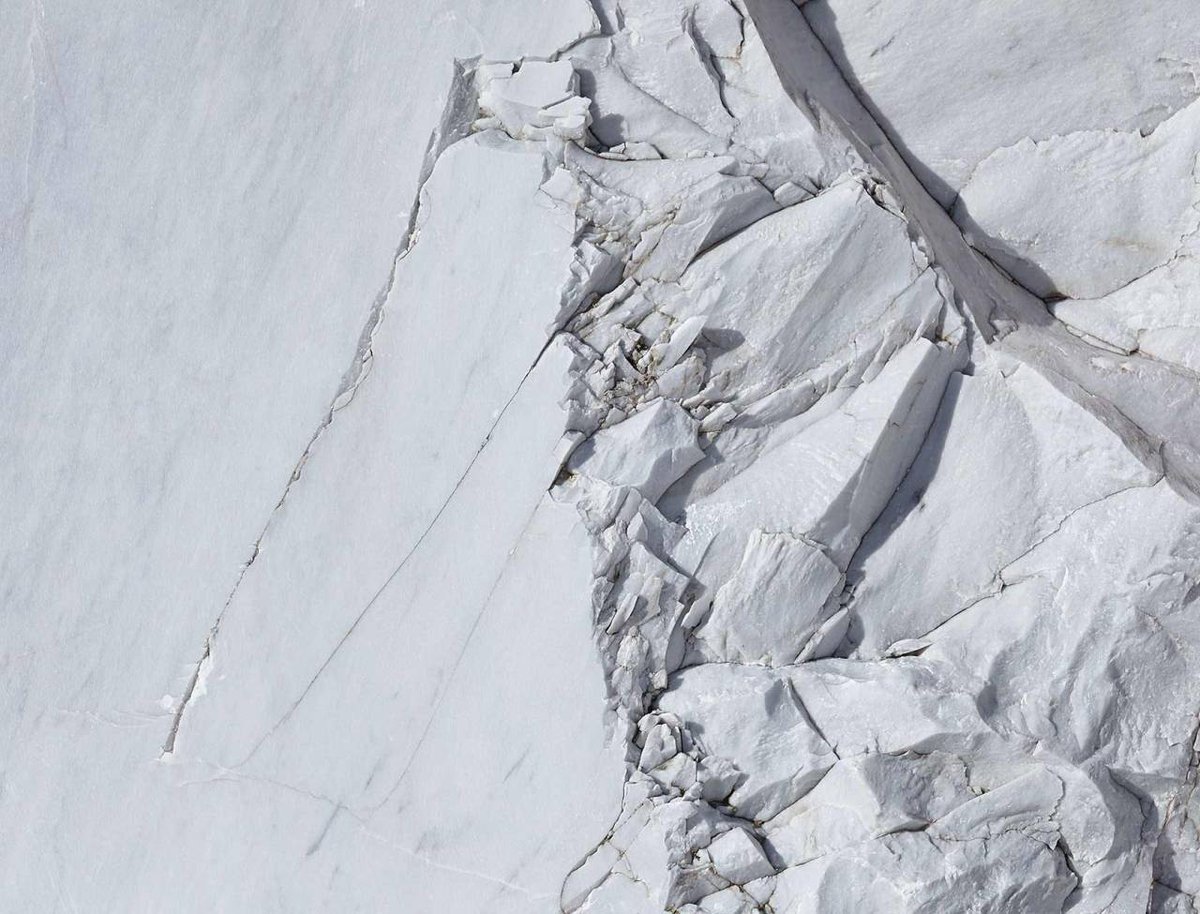 Archillect ID 393860