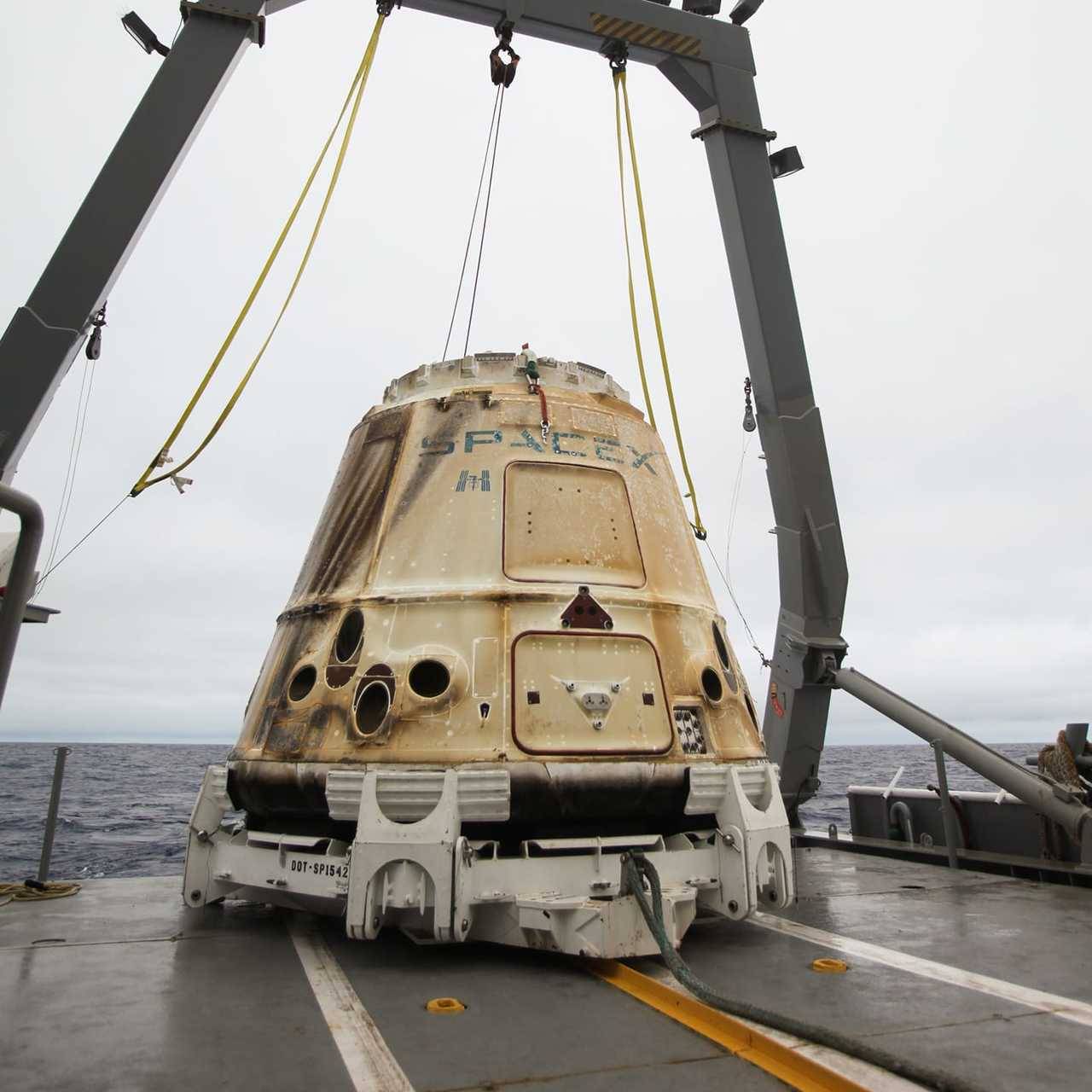 Archillect ID 394812