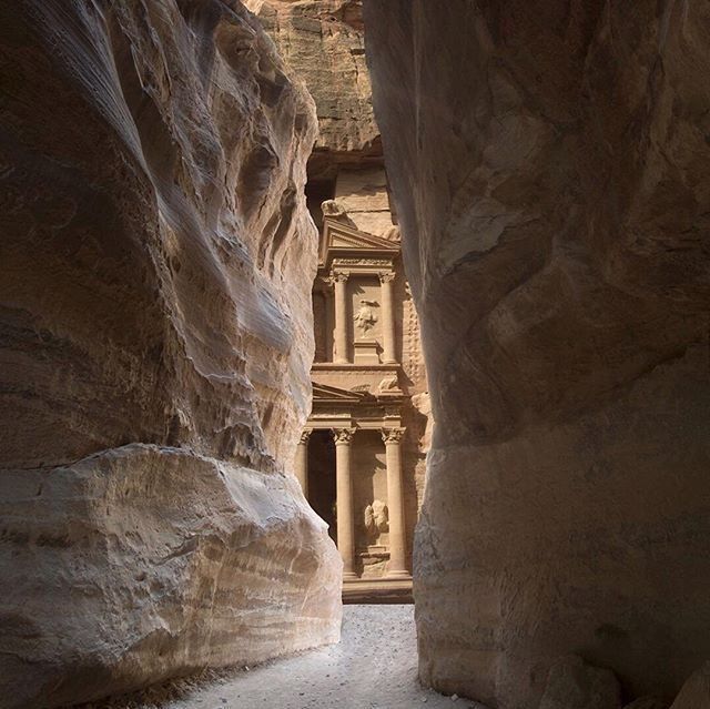 Archillect ID 395017