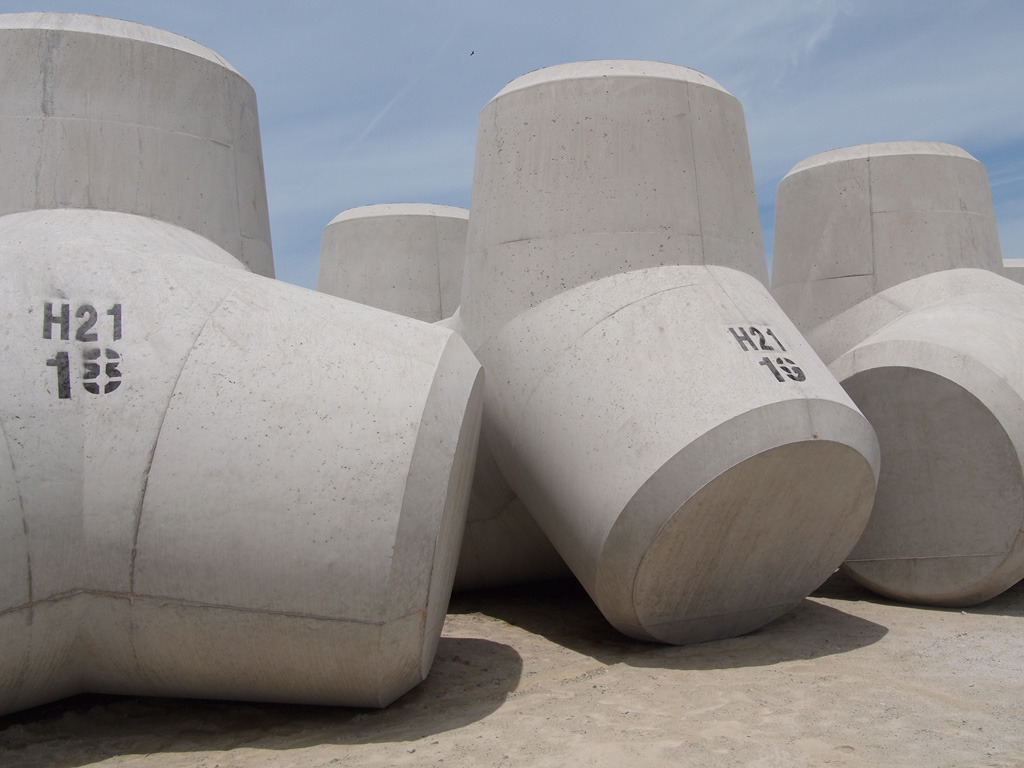 Archillect ID 395318