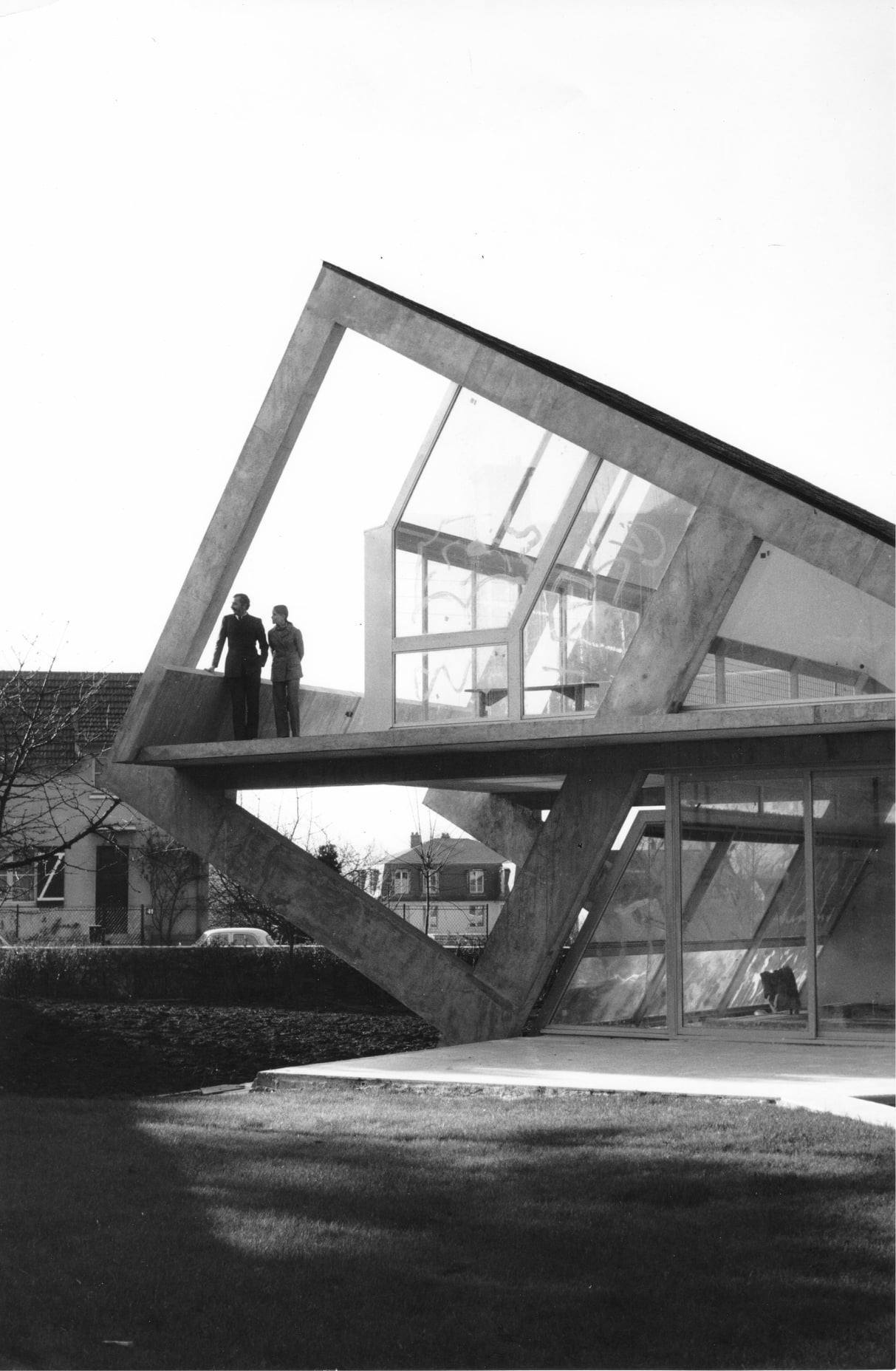 Archillect ID 395334