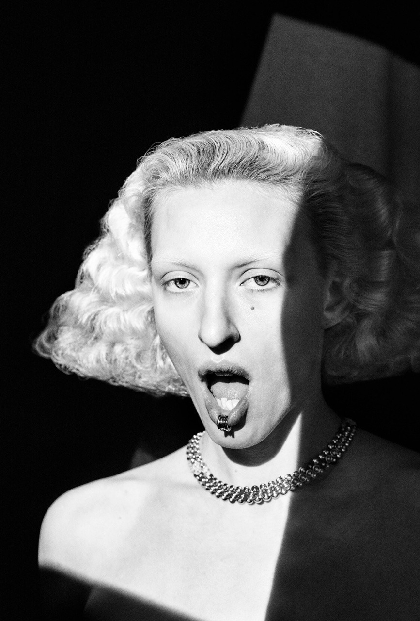 Archillect ID 395346