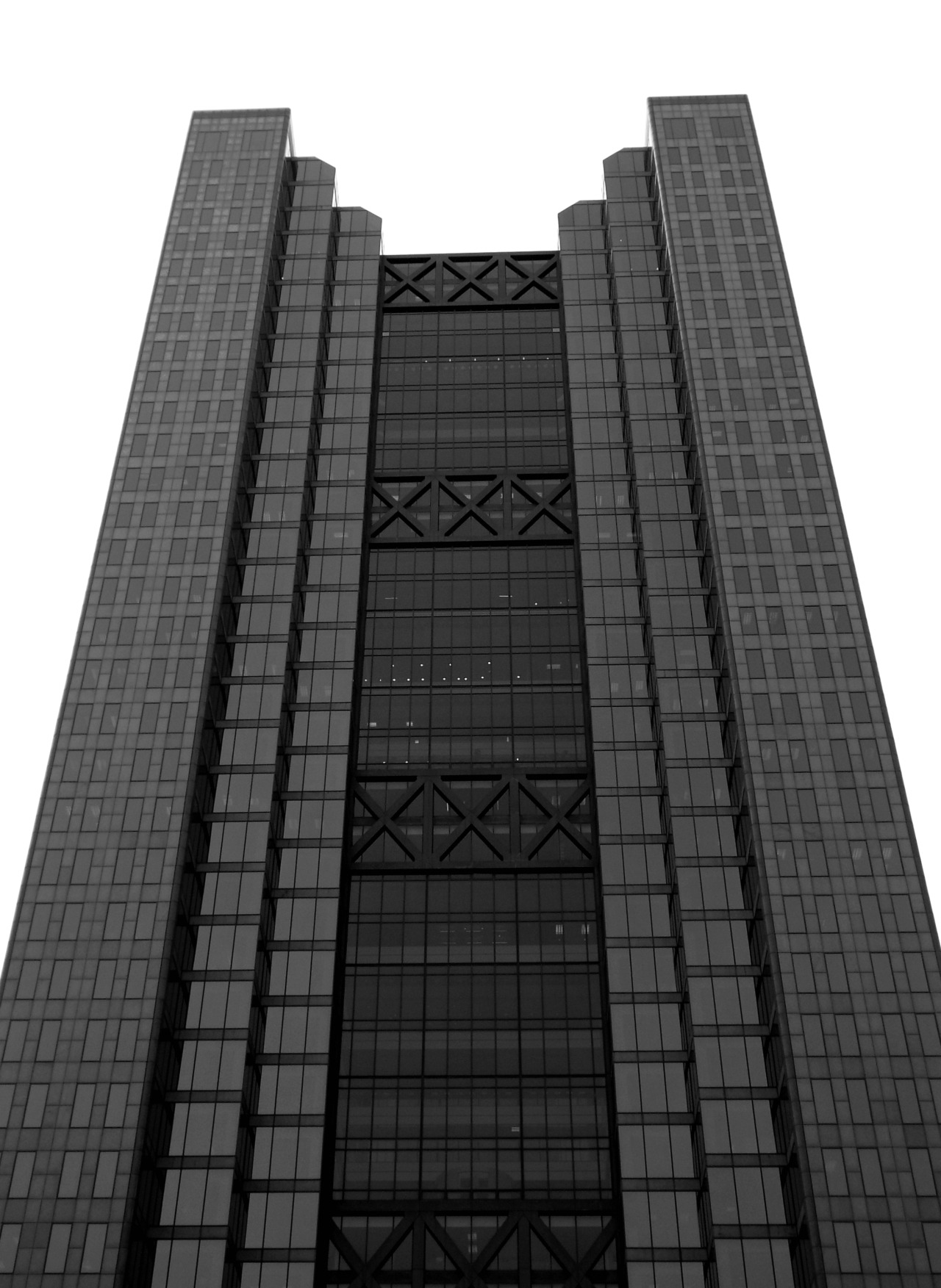 Archillect ID 395395