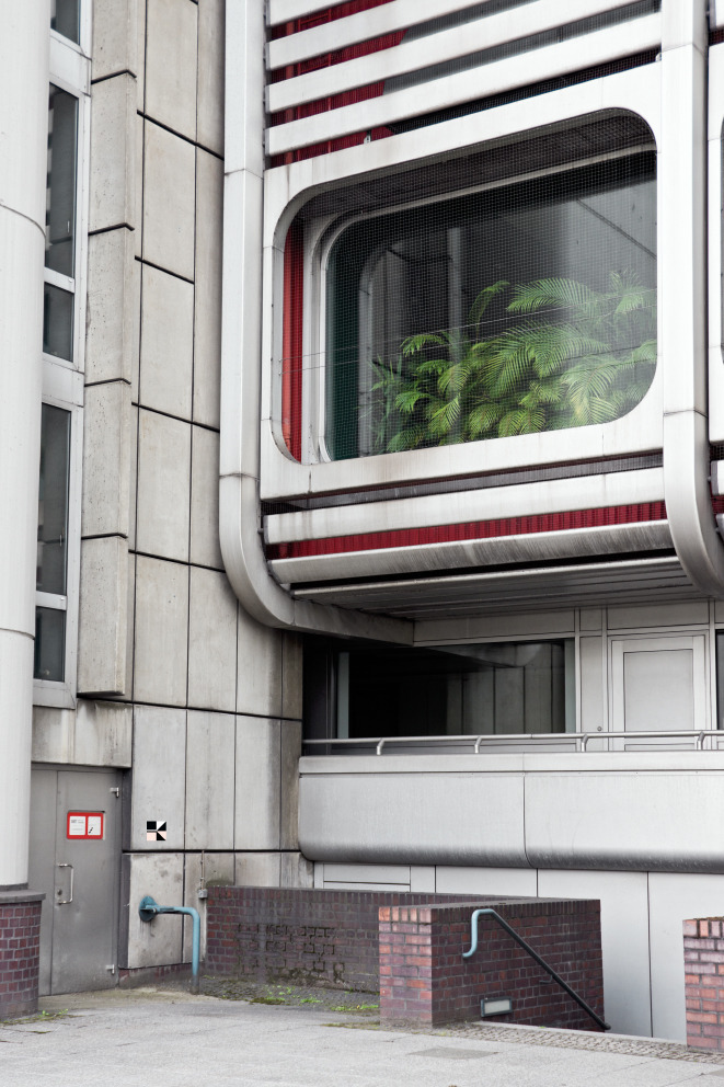 Archillect ID 395418