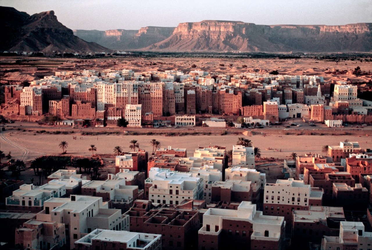 Archillect ID 395603