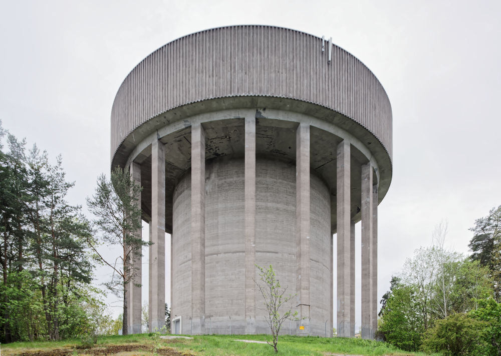 Archillect ID 395742