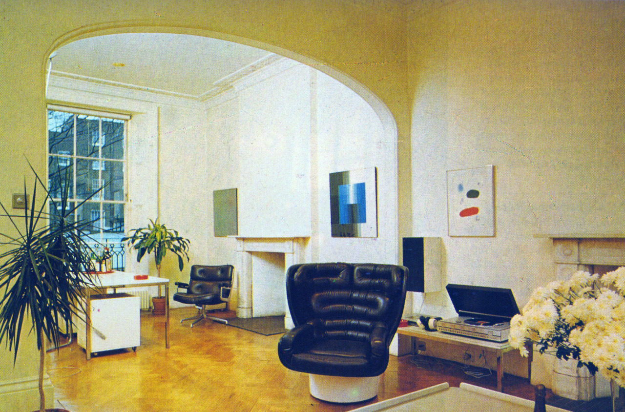 Archillect ID 396106