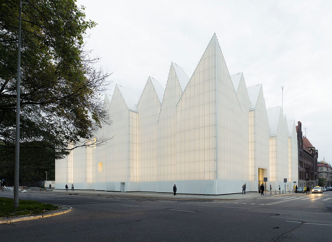 Archillect ID 396124