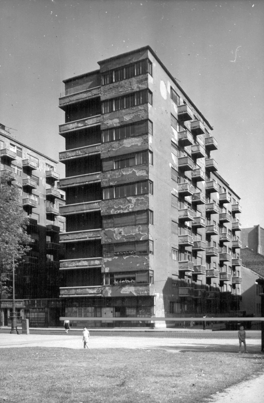 Archillect ID 397051