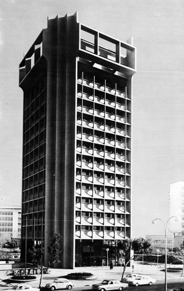 Archillect ID 397552