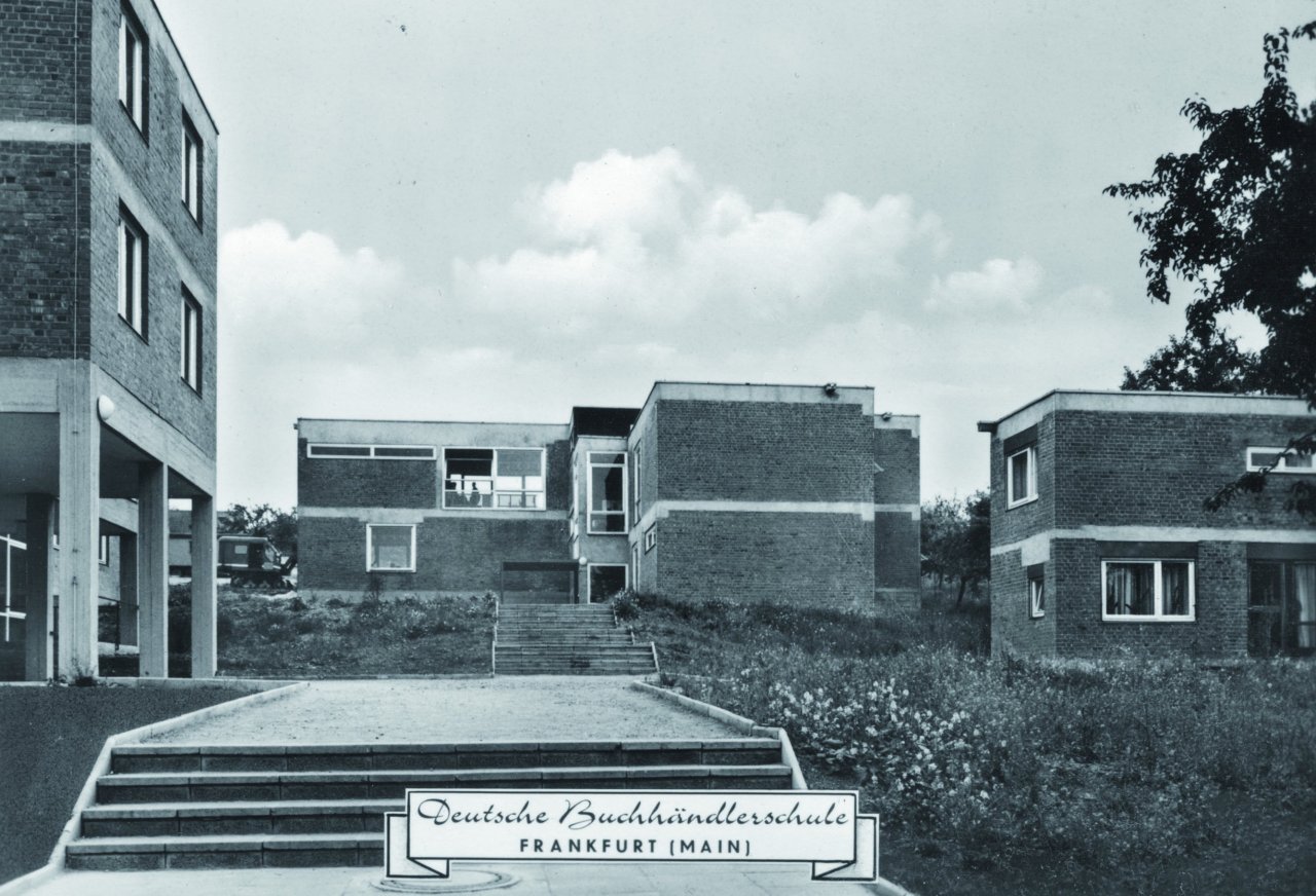 Archillect ID 397554