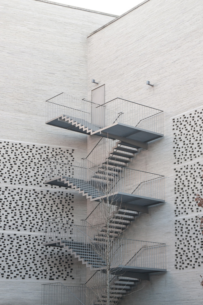 Archillect ID 398343