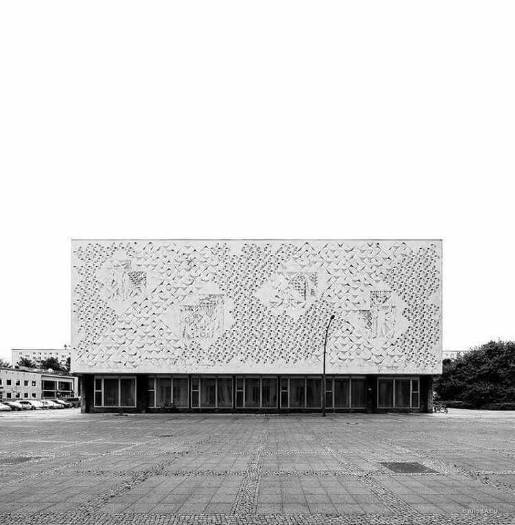 Archillect ID 398925