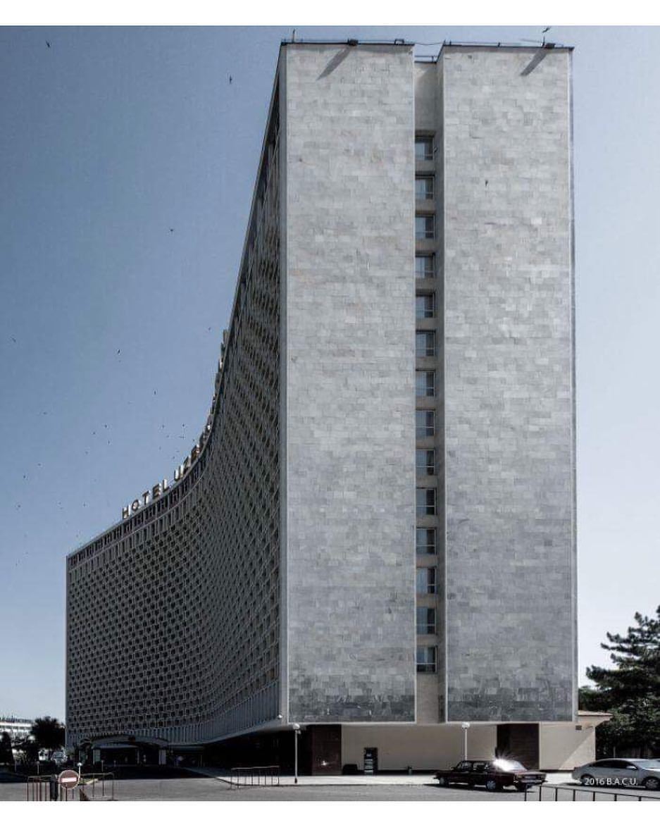 Archillect ID 399278