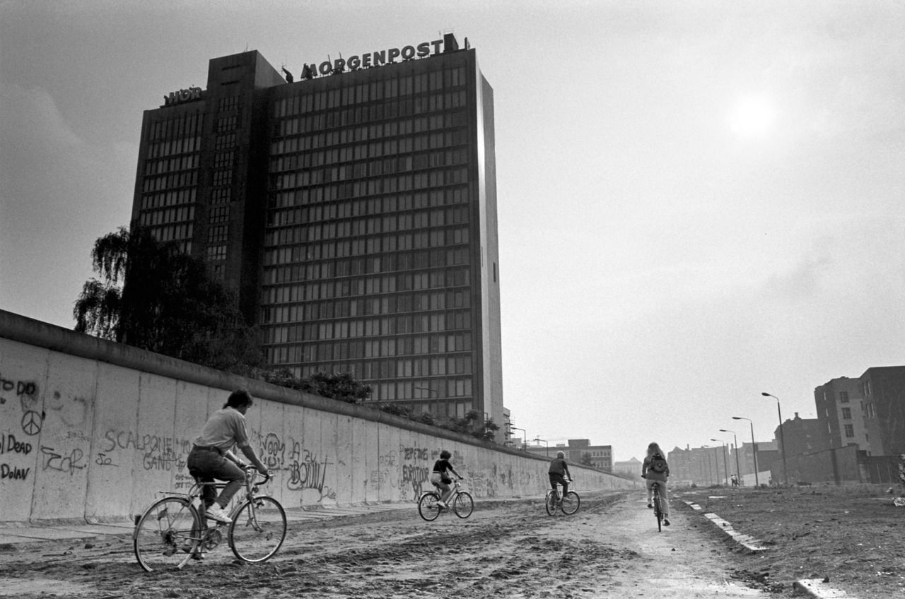 Archillect ID 399554