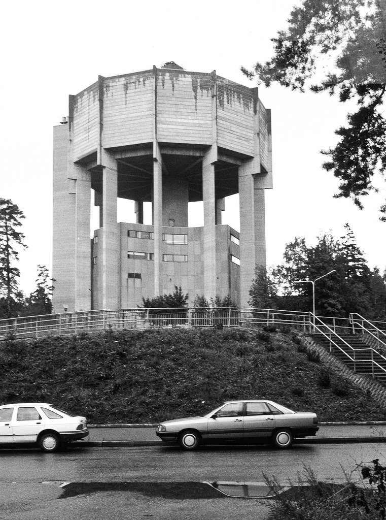 Archillect ID 399875