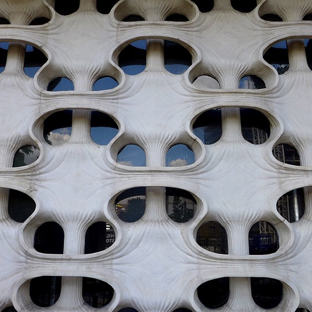 Archillect ID 400001