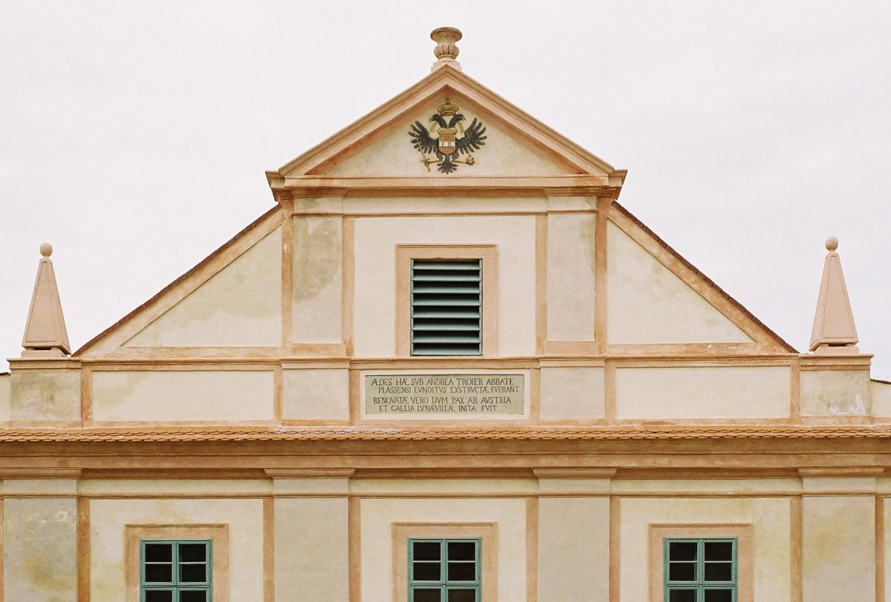 Archillect ID 400051