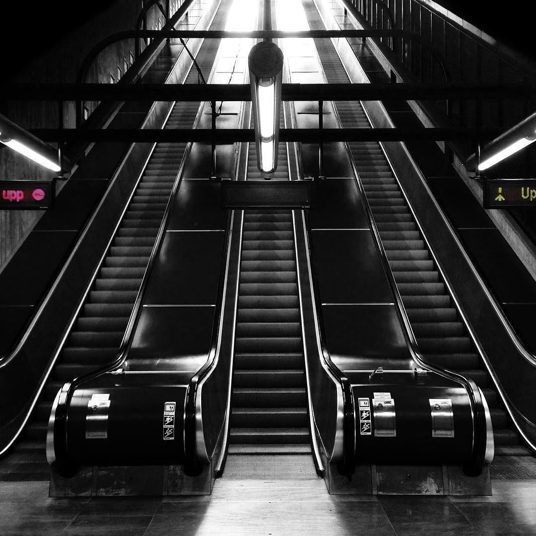 Archillect ID 400122