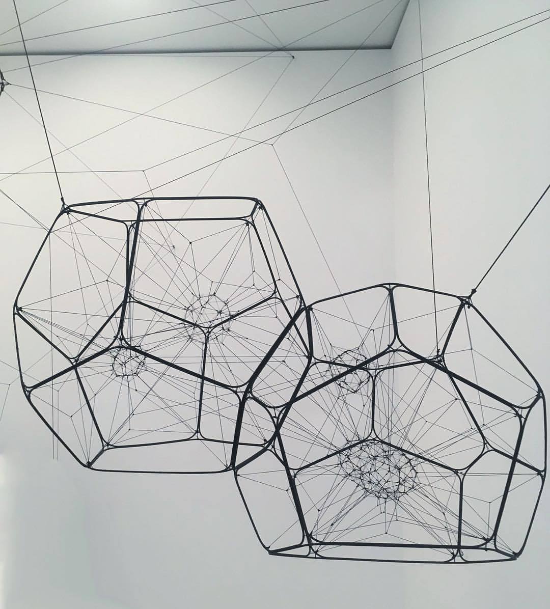 Archillect ID 400137